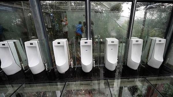 نگاهی به 11 نمونه از عجیب ترین دستشویی های جهان
