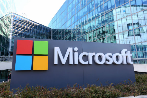 مایکروسافت درخواست محرمانه FBI برای کسب اطلاعات شخصی کاربرانش را تأیید کرد