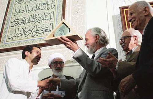 آیا کسی هست که عاشقی نکرده باشد؟