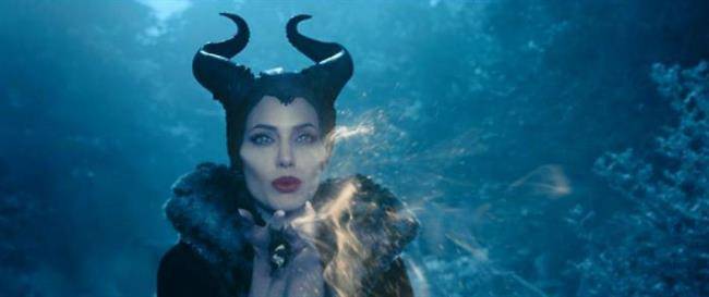 angelina-jolie-is-set-to-reprise-her-role-as-maleficent-in-the-sequel-to-the-2014-origin-story-of-the-notorious-villain-from-1959s-sleeping-beauty-w700