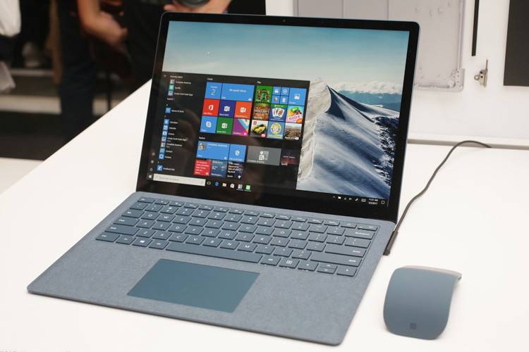 ارتقاء سرفیس لپ تاپ به ویندوز 10 پرو تا سال 2018 رایگان است