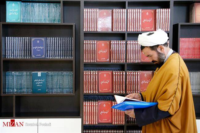 مرکز مطبوعات و انتشارات قوه قضائیه با 130 عنوان کتاب در سی‌امین نمایشگاه کتاب/ پیشینه‌ رویه‌های قضایی در ایران برای نخستین بار عرضه شد/ 300 عنوان کتاب در دست تولید
