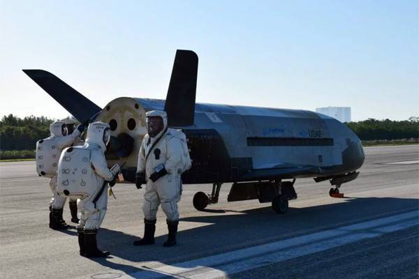 فضاپیمای اسرارآمیز نیروی هوایی آمریکا پس از مأموریت دو ساله به زمین بازگشت