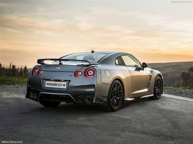 Nissan-GT-R-2017-800-16