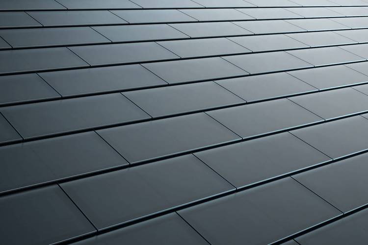 سقف‌های خورشیدی تسلا ارزان‌تر و بهتر از سقف‌های معمول