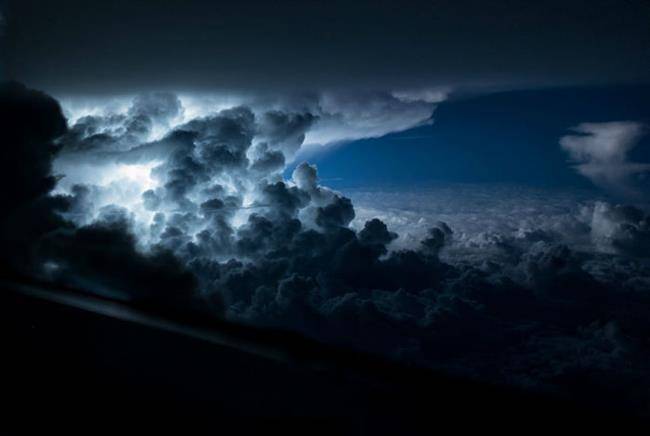pilot-clouds-lightning-night-skies-santiago-borja-lopez-13-591954c95e9a6__880-w700