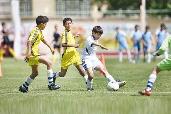 دین محمدی: با شرایط فعلی فوتبال پایه را جمع کنند ثواب هم دارد!