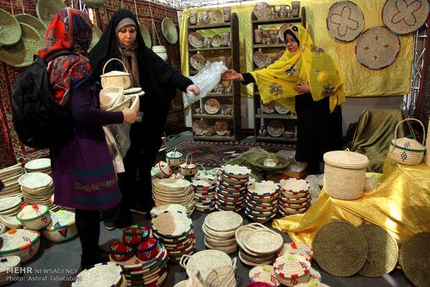 نمایش توانمندی‌های اقتصادی صنایع‌دستی/ فرصت آشنایی با رسوم ایرانی