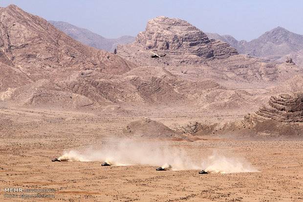 بهره برداری از نفربر براق و سامانه فلق آغاز شد