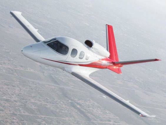 cirrus-aircraft-w700