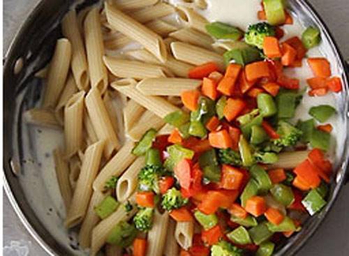 دستور تهیه پاستا با سس سفید