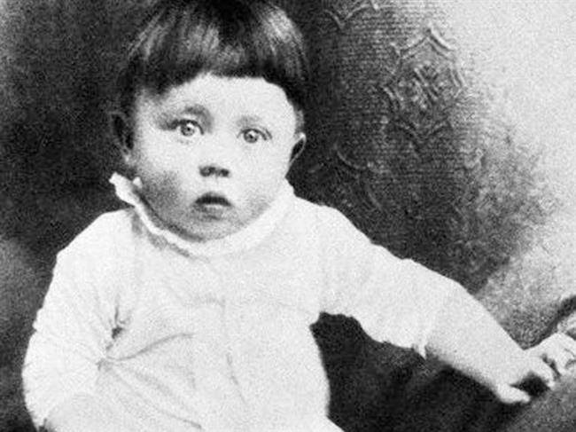 آدولف هیتلر در کودکی