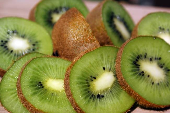 میوه های مفید برای پوست