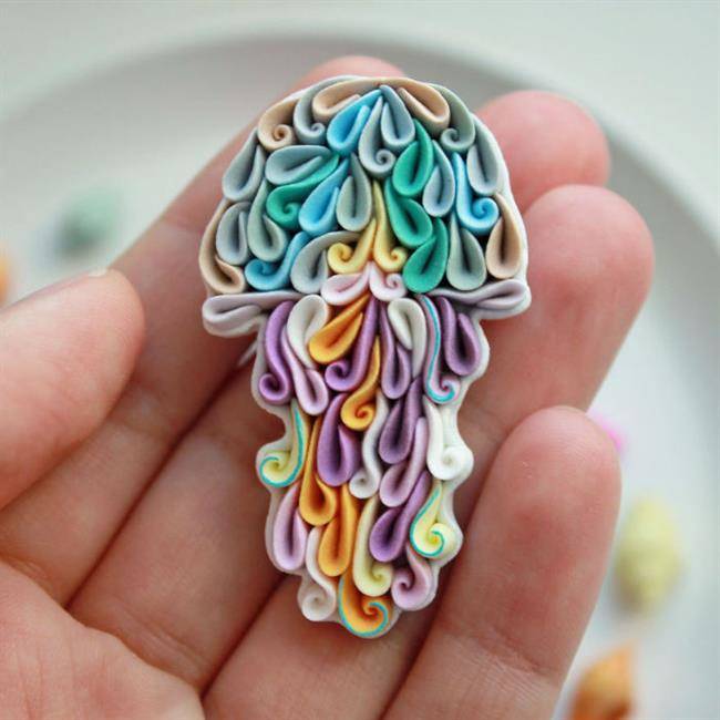 I-make-jewelry-from-polymer-clay-in-unusual-style-592d17717c93d__880-w700