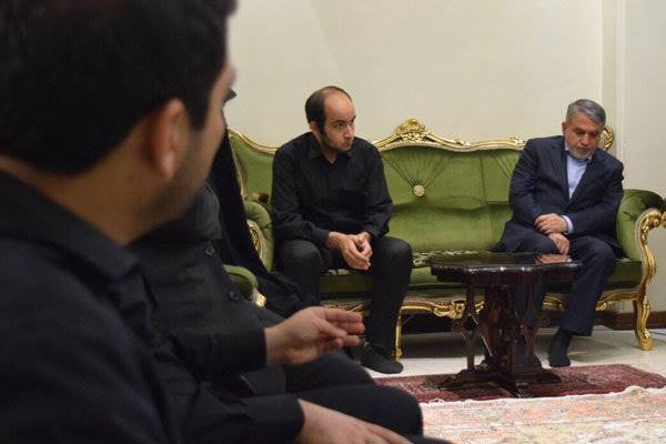 وزیر فرهنگ و ارشاد اسلامی با خانواده زنده‌یاد آخوندی دیدار کرد