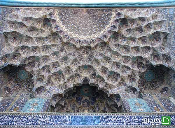 تزیینات مقرنس کاری در سقف بناهای تاریخی ایرانی