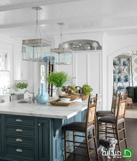 رنگ آبی و سفید در آشپزخانه کلاسیک
