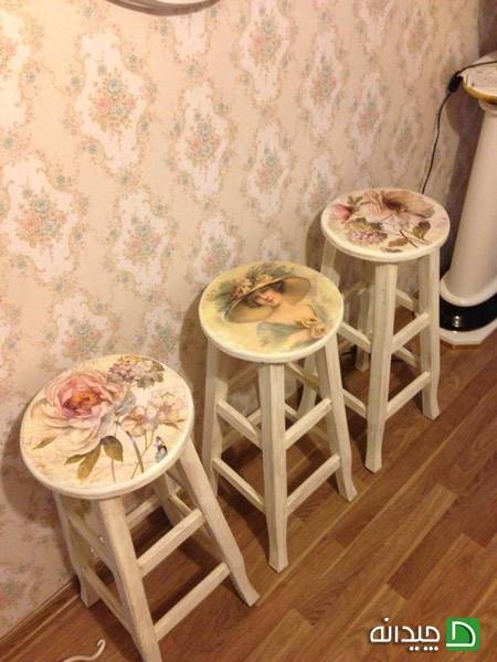 صندلی های چوبی کانتر و اپن آشپزخانه تزیین شده با هنر دکوپاژ