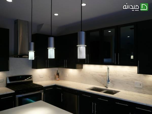 عکس طراحی و اجرای کابینت آشپزخانه کاری از فرم و فضا
