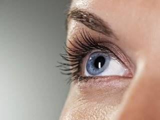 اصلاح عیوب انکساری چشم با عمل لیزیک (1)