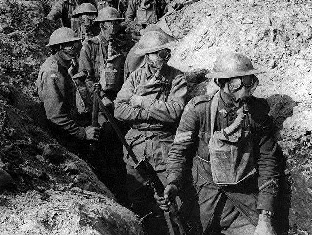 640px-Australian_infantry_small_box_respirators_Ypres_1917-w700