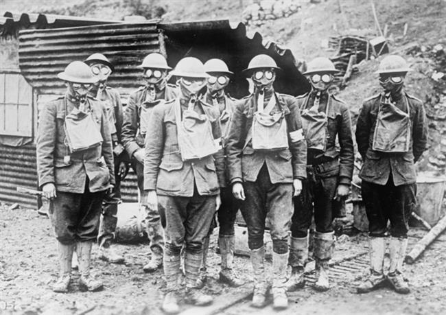 gas_masks_ww1_dbloc_sa-w700