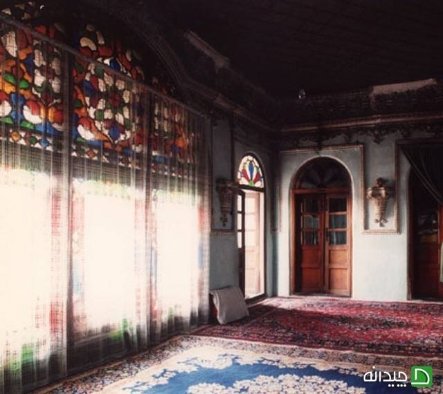 پنجره های ارسی در خانه های قدیمی ایران