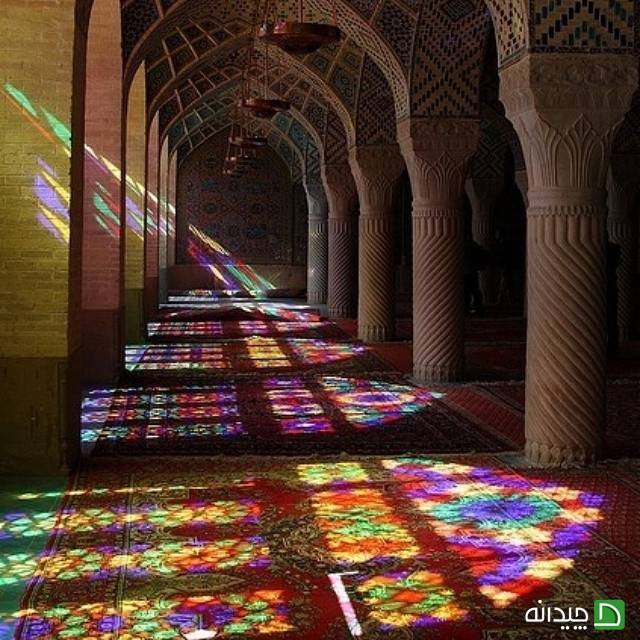 پنجره های ارسی در مسجد نصیر الملک 