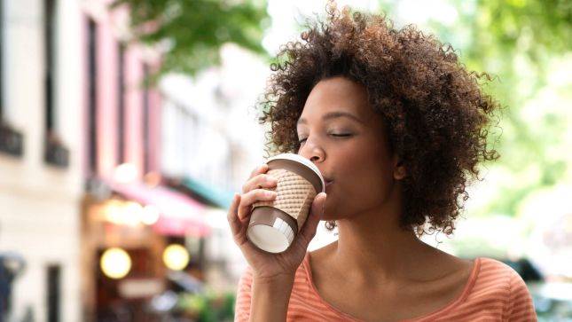 نوشیدن 4 فنجان قهوه پیش از ورزش، می تواند سبب سوزاندن کالری بیشتری شود