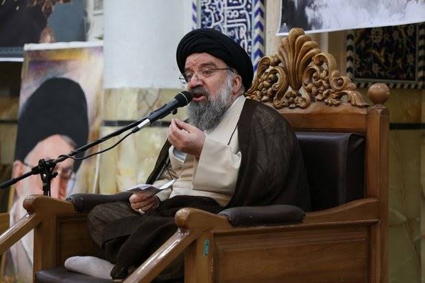 محبت اهل بیت و پیروی از سیره آن معصومین در قیامت سوال می شود
