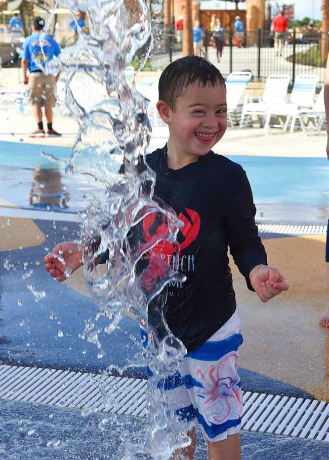 water-park-people-disabilities-morgans-inspiration-island-5-59477847e318e__700-w700