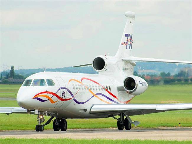 he-is-accused-of-owning-58-different-types-of-aircraft-including-a-dassault-falcon-which-seats-19-w750