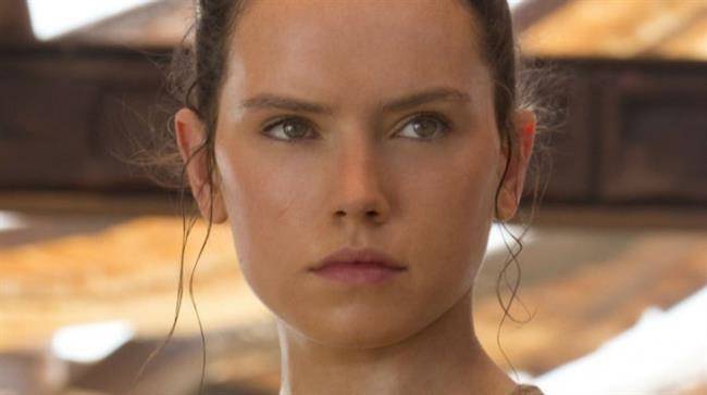 daisy-ridley-in-star-wars-the-force-awakens-1471381603-w700