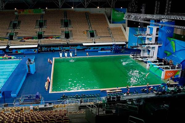 Olympic-water-turns-green