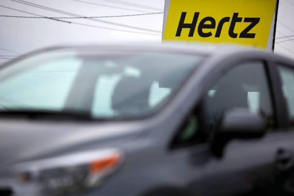 اپل برای توسعه ناوگان اتومبیل های خودران خود با هولدینگ Hertz همکاری می کند