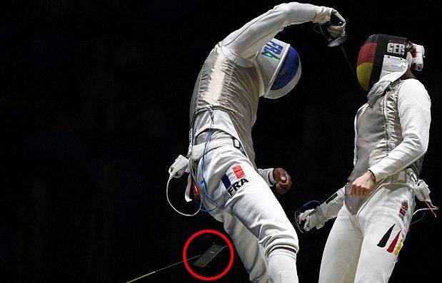 french-fencer-rio-2016