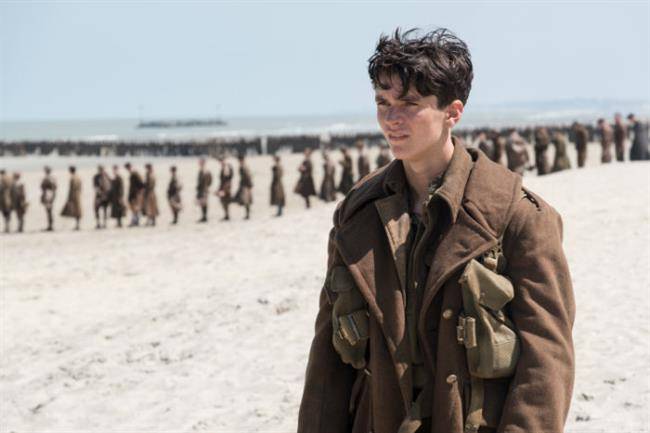 dunkirk-fionn-whitehead-w700