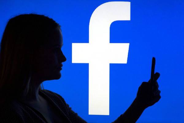 فیسبوک مشغول توسعه دیوایسی مخصوص چت های ویدیویی است