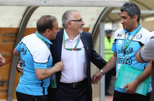 منصوریان حق داشت مسئولان را به باد انتقاد بگیرد!
