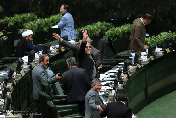مجلس اعطای معافیت تحصیلی به مشمولان دیپلمه را محدود کرد
