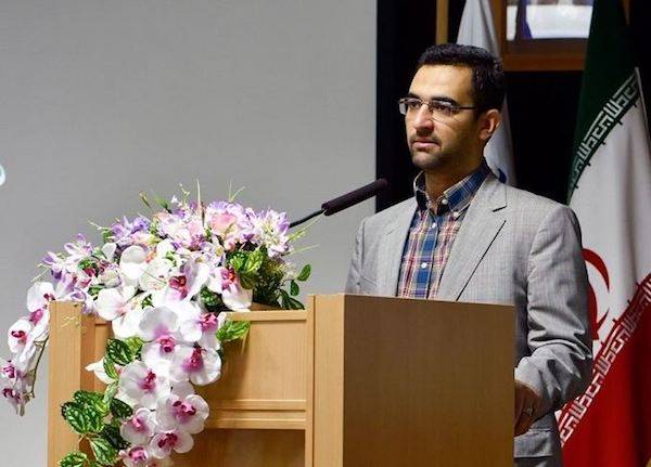 محمد جواد آذری جهرمی از اعلام آمادگی مدیران توییتر برای رعایت چهارچوب های ایران خبر داد