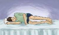 مزایای خوابیدن با بالشی در میان دو زانو