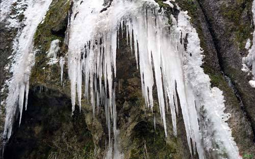 آبشار باران کوه