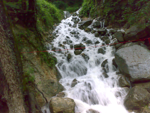 آبشار آب پری