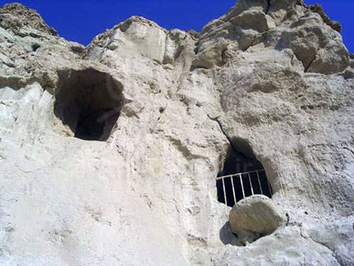 غار قلعه جوق