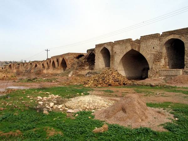 بند قیصر (پل شادروان )