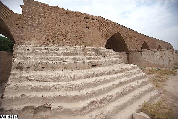 بند قیصر (پل شادروان )