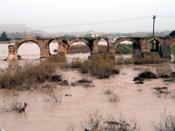 بند قیصر (پل شادروان )