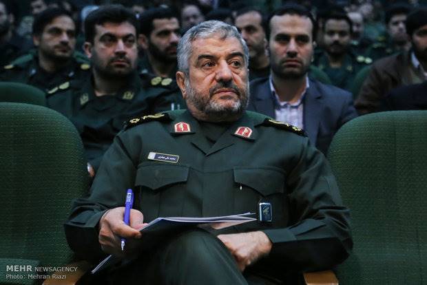 پیام تبریک فرمانده کل سپاه به فرمانده جدید ارتش