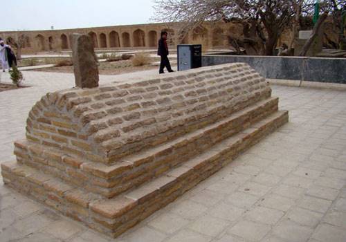 آرامگاه مولانازین الدین ابوبکر